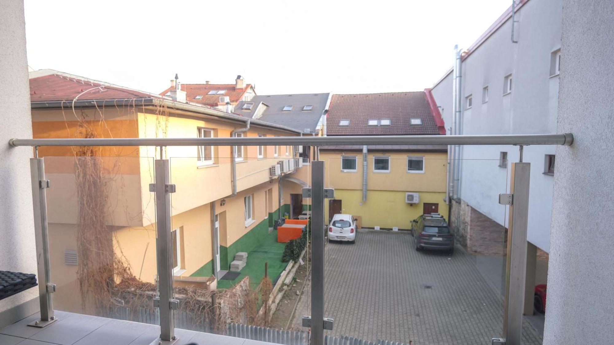 Premium City Centre Bedrooms Prešov Dış mekan fotoğraf