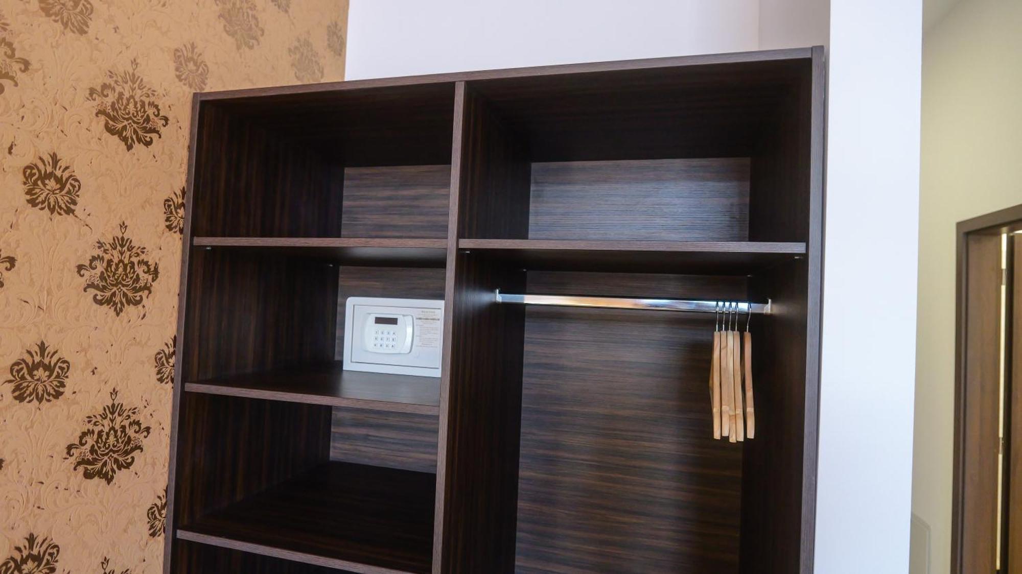 Premium City Centre Bedrooms Prešov Dış mekan fotoğraf