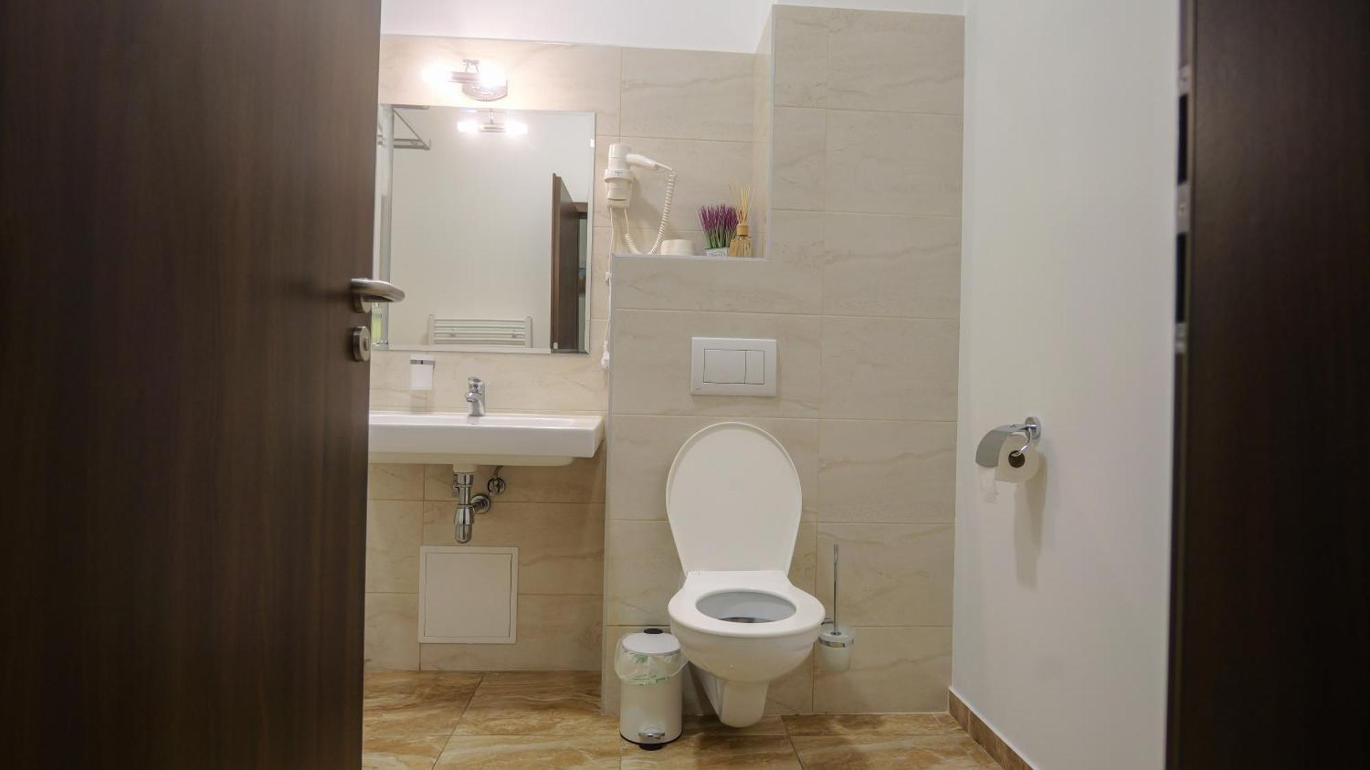 Premium City Centre Bedrooms Prešov Dış mekan fotoğraf
