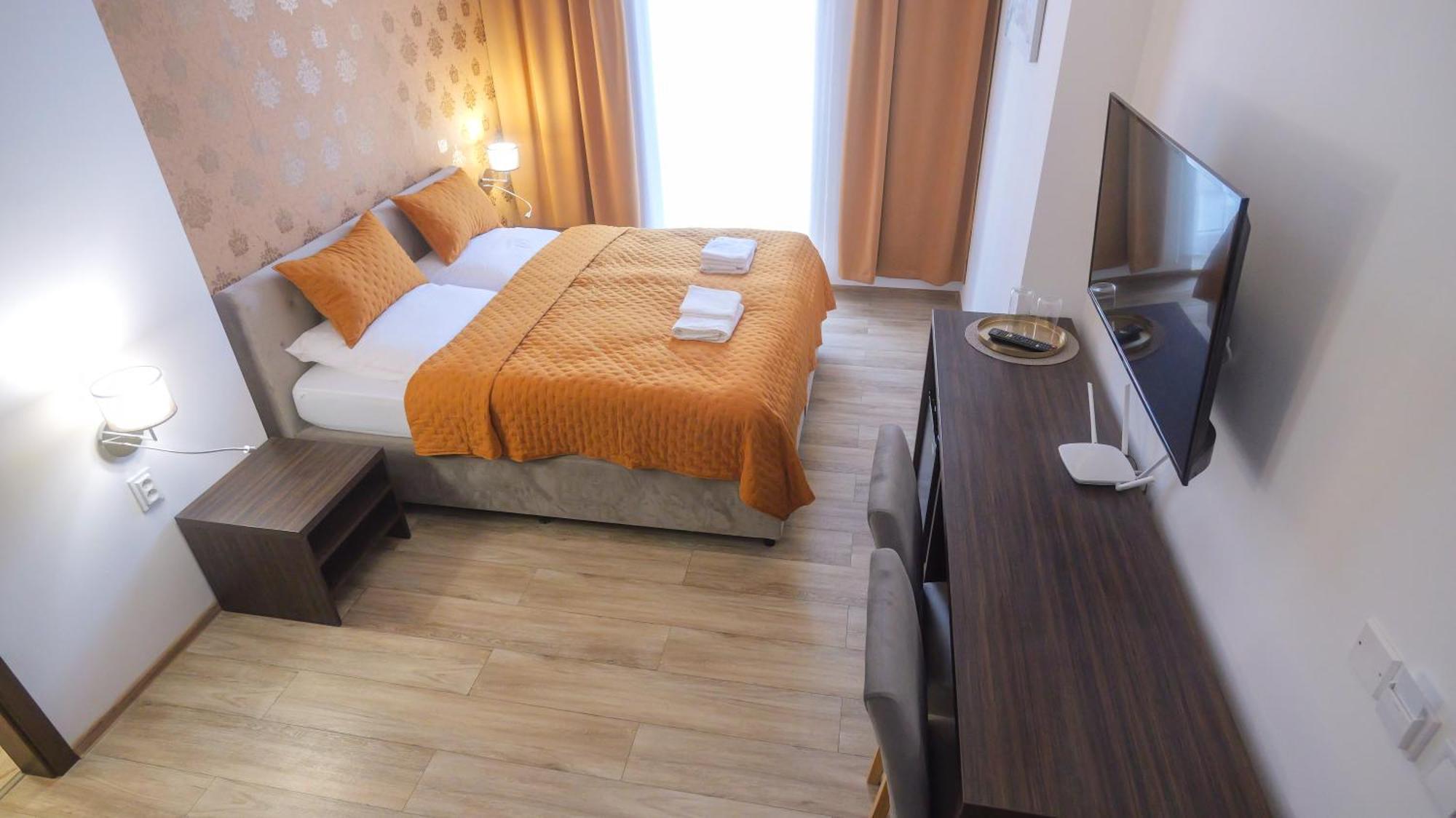 Premium City Centre Bedrooms Prešov Dış mekan fotoğraf